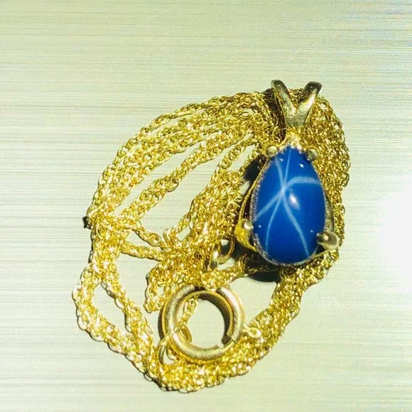 Vintage 18K Gold Jewelry 8k Gold Pendant Synthetic Linde